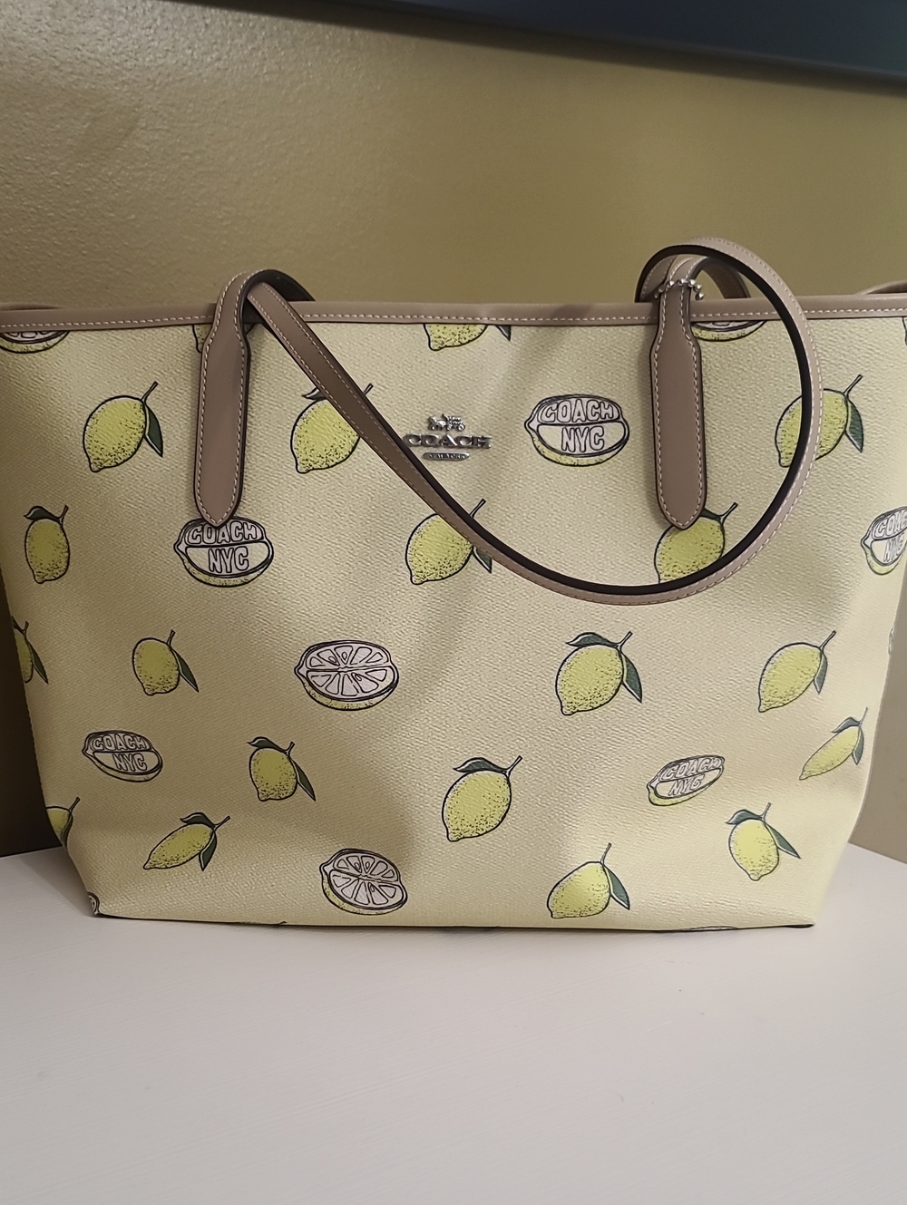 NWOT Coach Lemon-Print Tote in Pale Yellow with Tan Trim - Picture 4 of 16